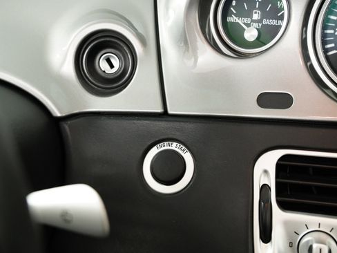 Used 2002 BMW Z8 image 23