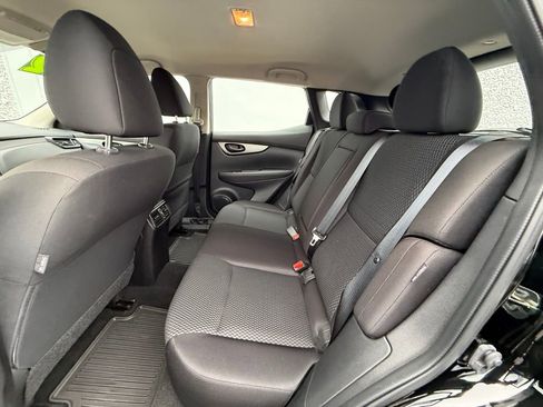 Certified 2022 Nissan Rogue Sport S image 16