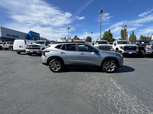 Used 2026 Chevrolet Trax RS w/ Driver Confidence Package FWD image 7