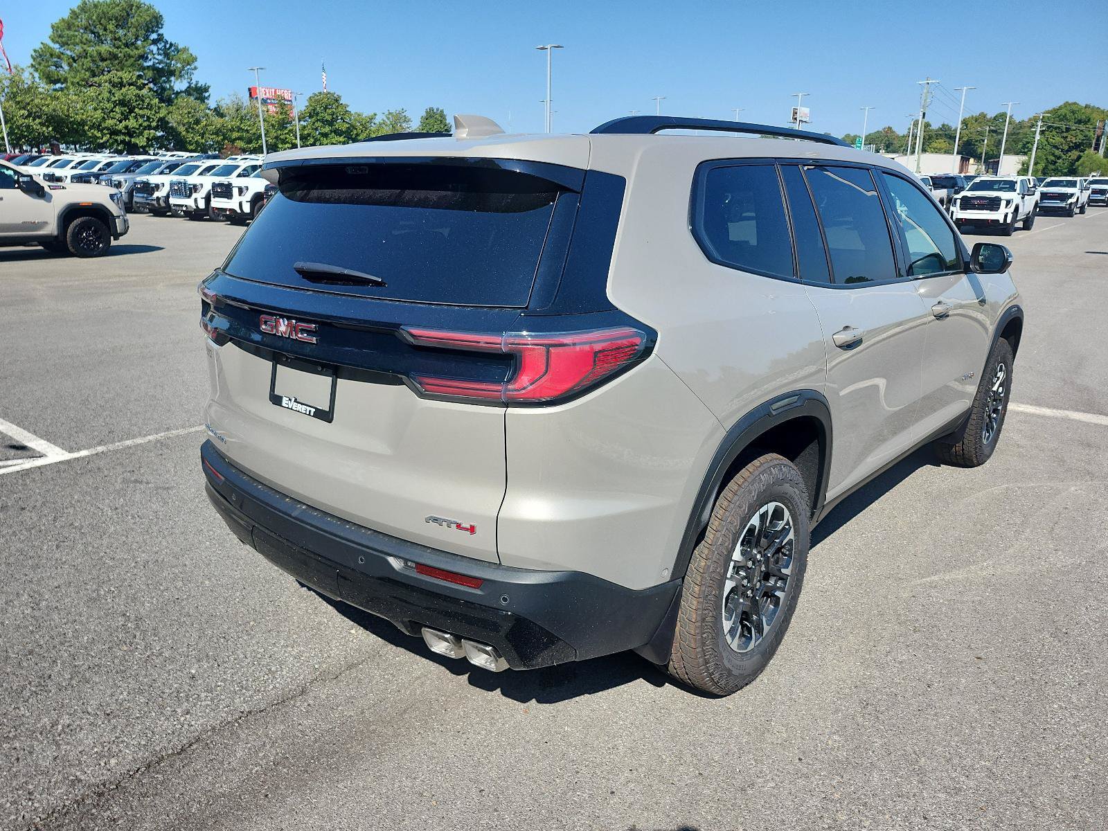 New 2027 GMC Acadia AT4 w/ AT4 Reserve Package AWD/4WD image 3