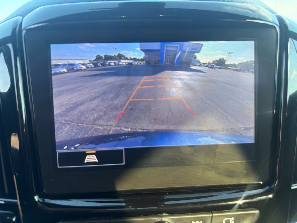 Used 2023 Chevrolet Traverse LT FWD image 24