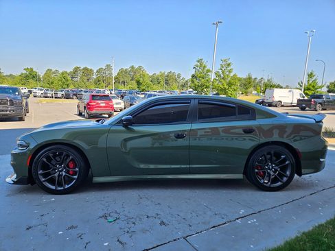 Used 2023 Dodge Charger R/T w/ Plus Group RWD image 4