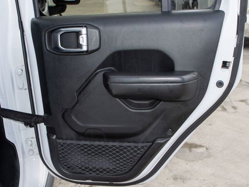 Used 2020 Jeep Gladiator Rubicon w/ Trailer Tow Package image 14