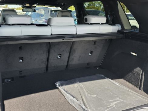New 2026 BMW X5 xDrive40i w/ M Sport Package image 40