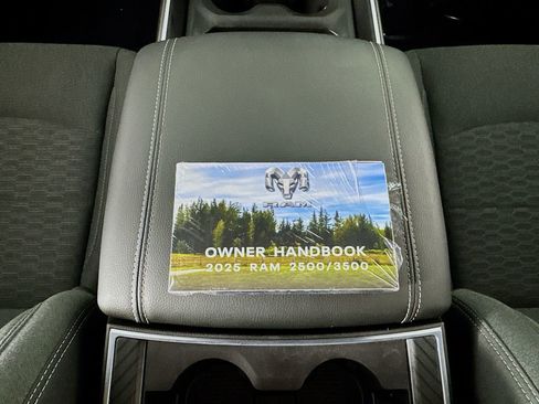 Used 2025 RAM 3500 Big Horn AWD/4WD image 32