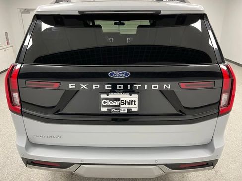 Used 2025 Ford Expedition Platinum AWD/4WD image 9