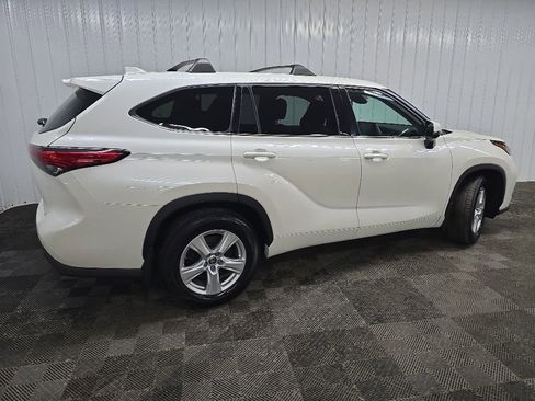 Used 2020 Toyota Highlander L AWD/4WD image 3