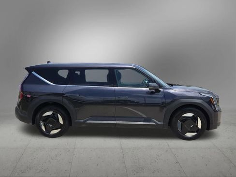 Certified 2026 Kia EV9 Light RWD image 7