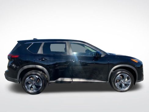 Used 2024 Nissan Rogue SV image 8