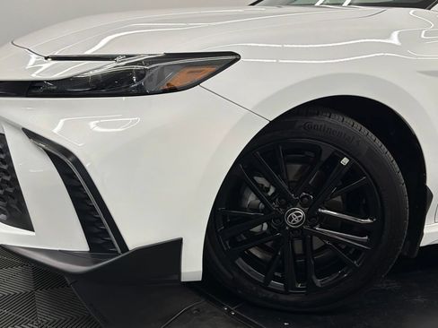 Used 2026 Toyota Camry SE w/ Convenience Package FWD image 5
