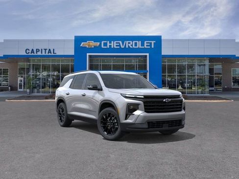 New 2026 Chevrolet Traverse LT image 1