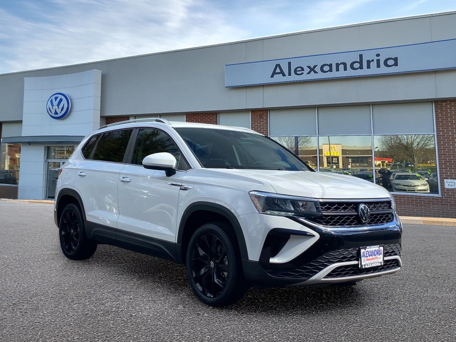 Certified 2023 Volkswagen Taos SE w/ Black Wheel Package FWD image 1