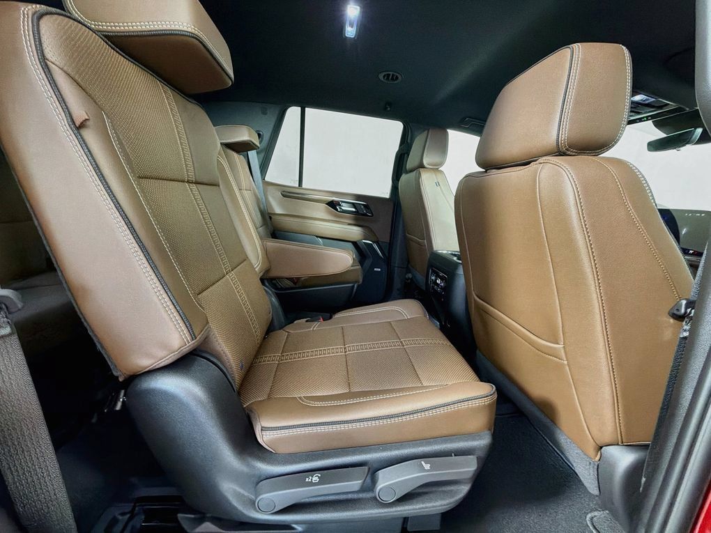 Used 2026 Chevrolet Tahoe High Country RWD image 28