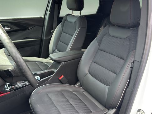 Used 2023 Chevrolet TrailBlazer RS w/ Convenience Package FWD image 10