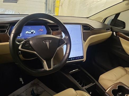 Used 2017 Tesla Model X 100D image 9