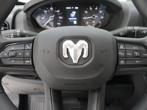 Used 2025 RAM ProMaster 2500 w/ Convenience Group image 12