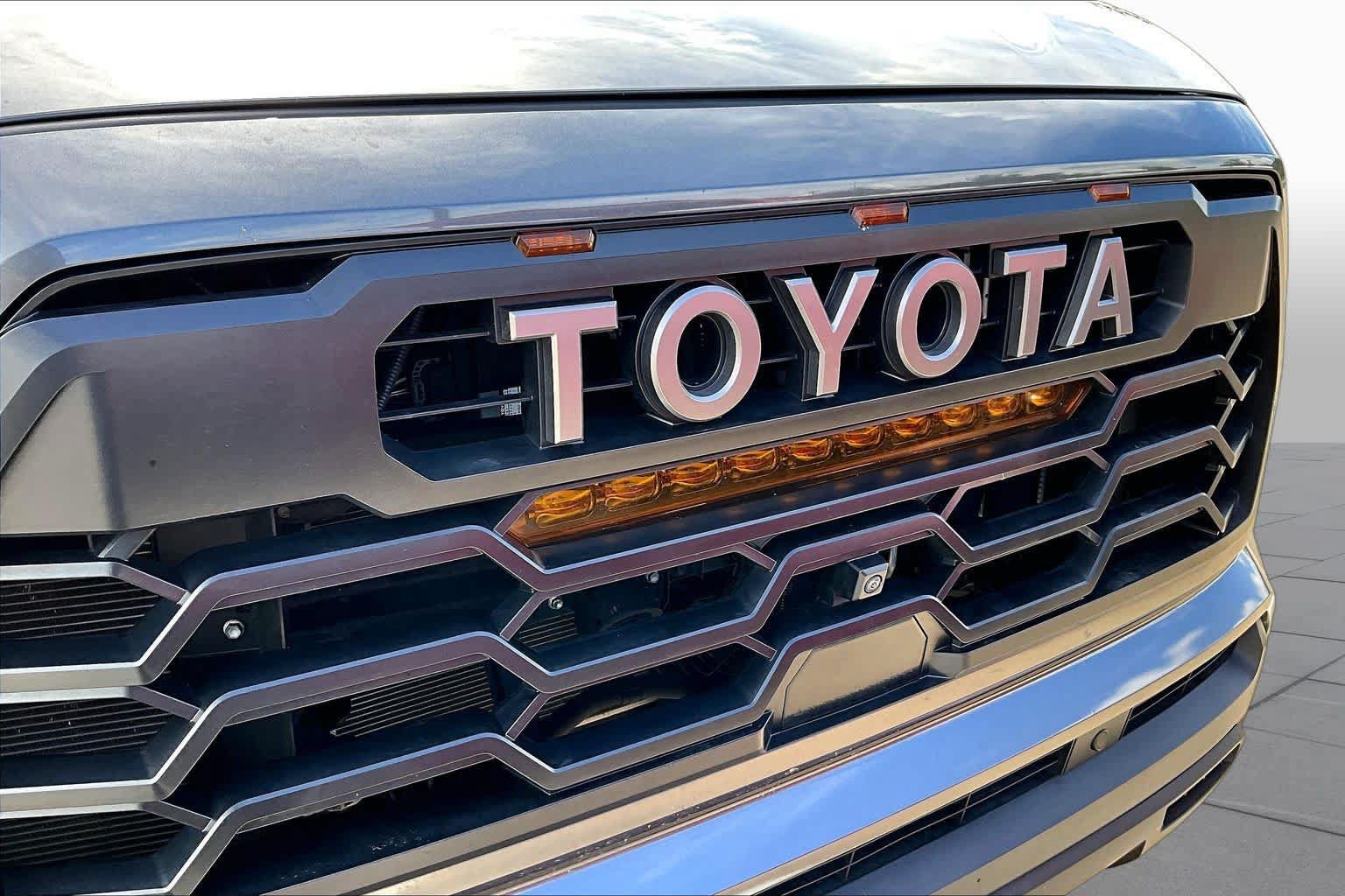Used 2025 Toyota Sequoia TRD Pro AWD/4WD image 30