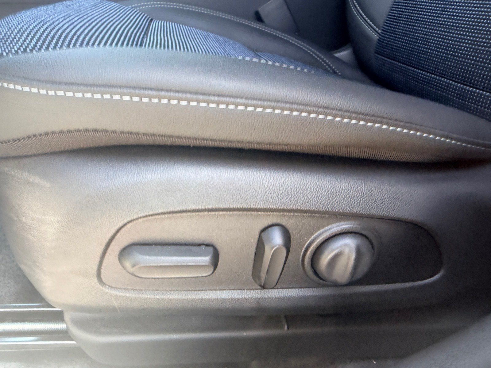 Used 2026 Buick Envista Sport Touring w/ Convenience I Package FWD image 14