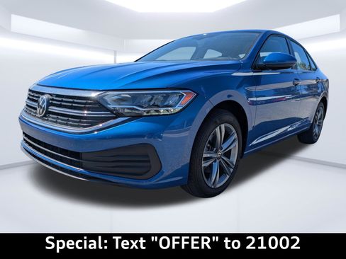 Used 2024 Volkswagen Jetta SE image 7