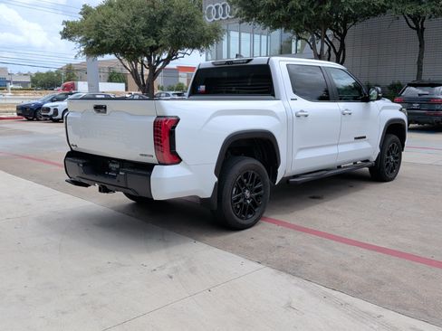 Used 2025 Toyota Tundra Limited AWD/4WD image 10