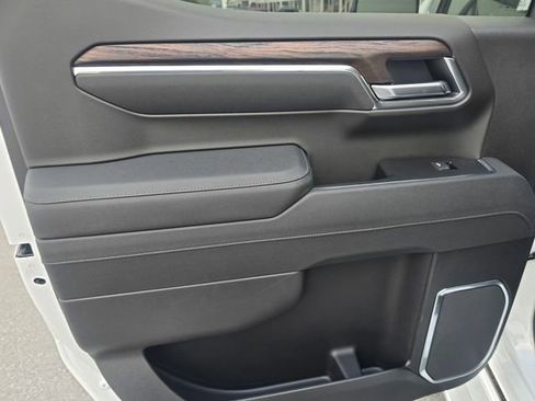 New 2026 GMC Sierra 1500 SLT image 12