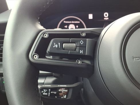 Used 2025 Porsche 911 Carrera 4 GTS image 21