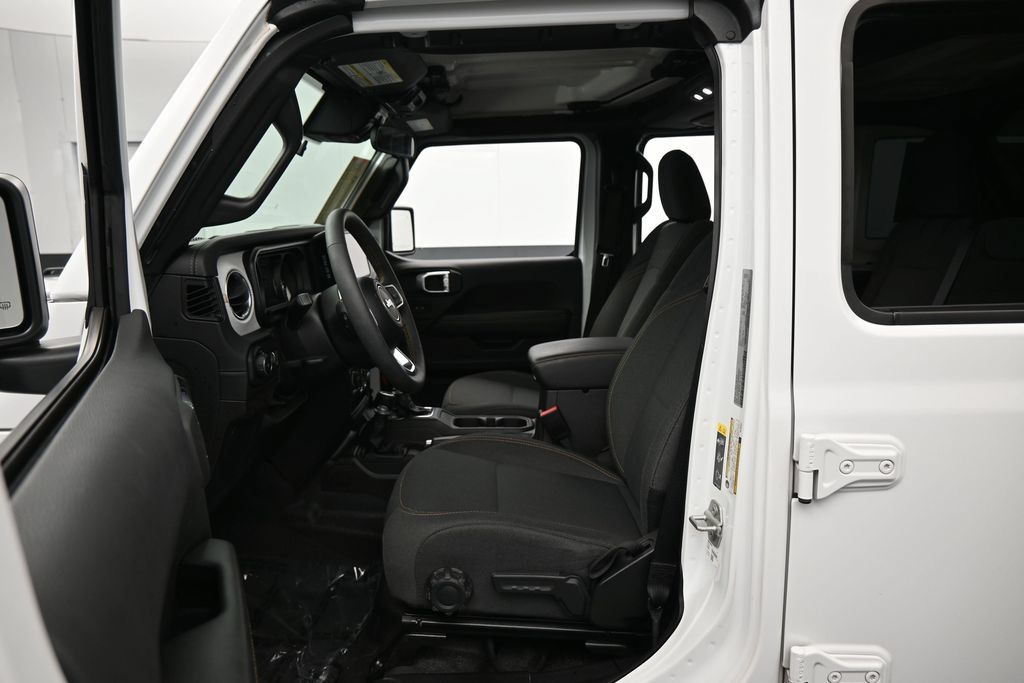 Used 2024 Jeep Wrangler Unlimited Sahara w/ Safety Group AWD/4WD image 11