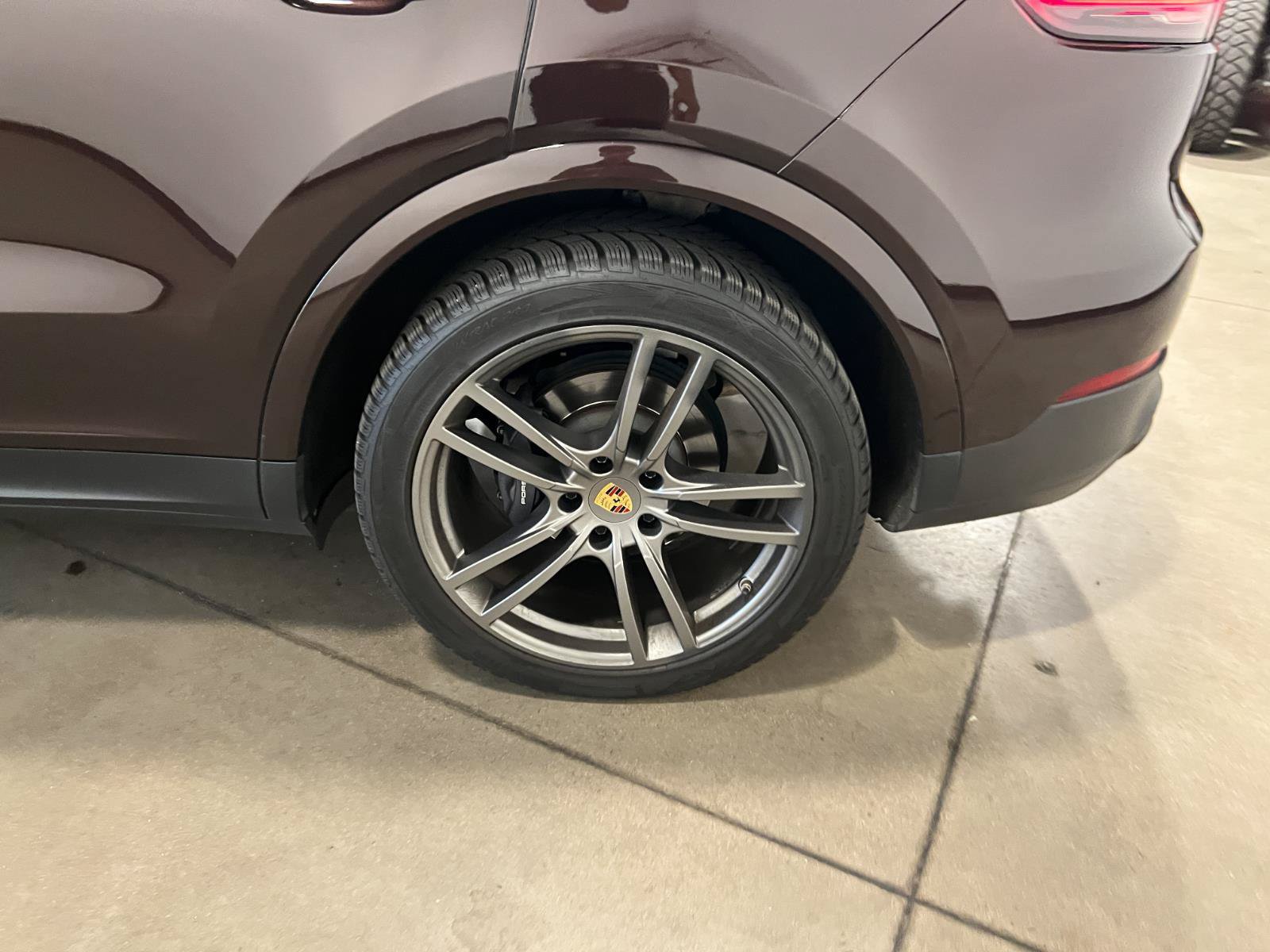 Used 2023 Porsche Cayenne Platinum Edition AWD/4WD image 46
