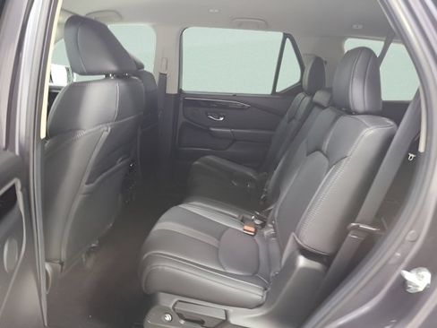 Used 2025 Honda Pilot EX-L image 15