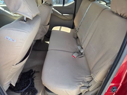 Used 2010 Nissan Frontier SE w/ Moonroof Pkg AWD/4WD image 10