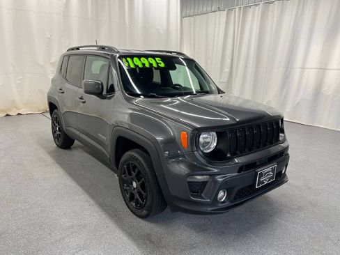 Used 2019 Jeep Renegade Latitude w/ Cold Weather Group AWD/4WD image 3