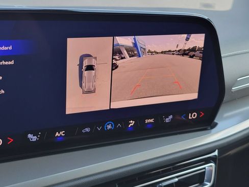 New 2027 Chevrolet Traverse LT w/ Driver Confidence Package FWD image 26