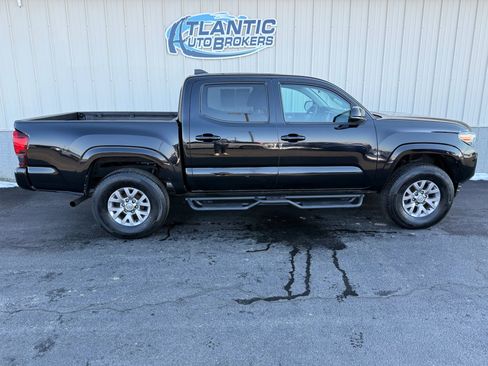Used 2020 Toyota Tacoma SR image 29