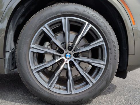 Certified 2022 BMW X5 xDrive40i w/ M Sport Package image 14