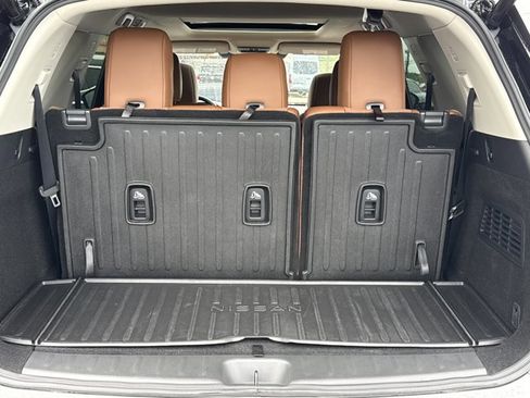 Certified 2025 Nissan Pathfinder Platinum AWD/4WD image 12