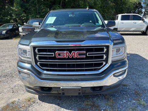 Used 2018 GMC Sierra 1500 SLE w/ SLE Value Package AWD/4WD image 3