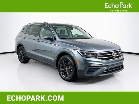 Used 2024 Volkswagen Tiguan SE image 1