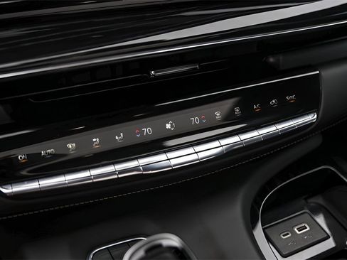 Used 2023 Cadillac Escalade V w/ LPO, ONYX Package image 21