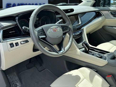 Used 2024 Cadillac XT6 Premium Luxury w/ Technology Package FWD image 16