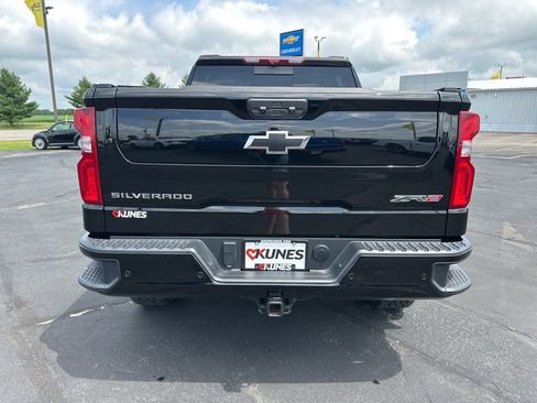 Used 2024 Chevrolet Silverado 1500 ZR2 w/ Technology Package image 13