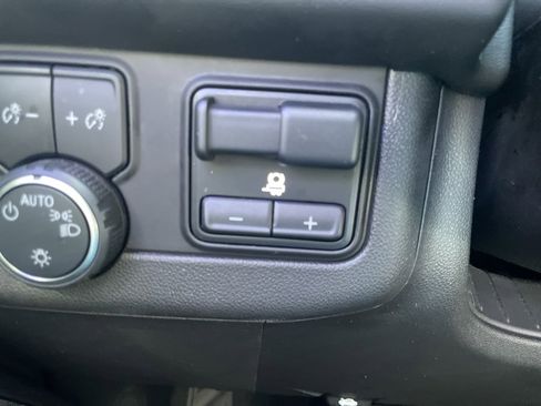 Used 2021 Chevrolet Tahoe Z71 w/ Z71 Off-Road Package image 26