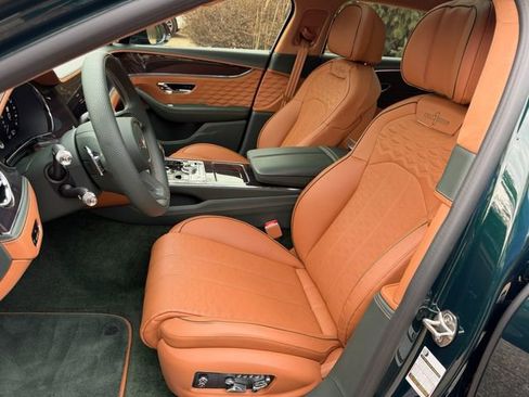 Used 2025 Bentley Flying Spur Plug-In Hybrid image 10