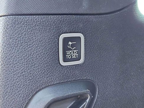 Used 2023 Jeep Wagoneer Series III w/ Preferred Equipment Group image 28