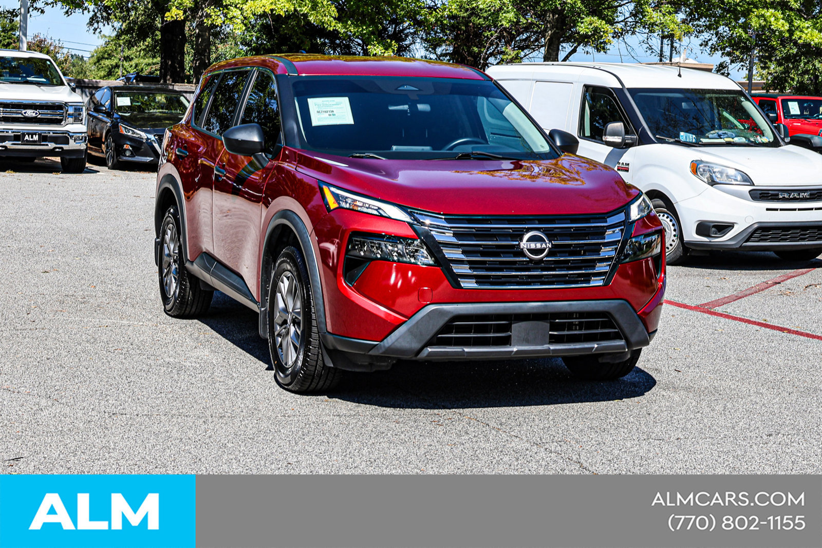 Used 2024 Nissan Rogue S FWD image 5