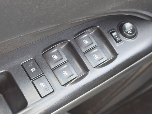 Used 2019 Chevrolet Colorado LT AWD/4WD image 16