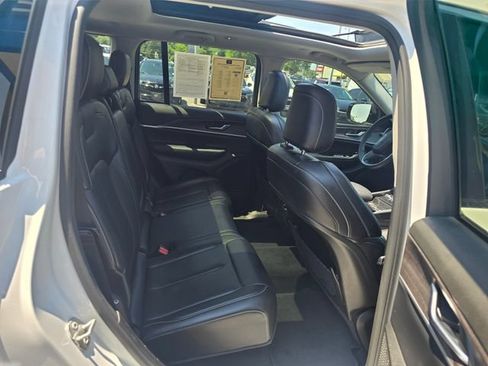 Used 2023 Jeep Grand Cherokee Limited AWD/4WD image 43