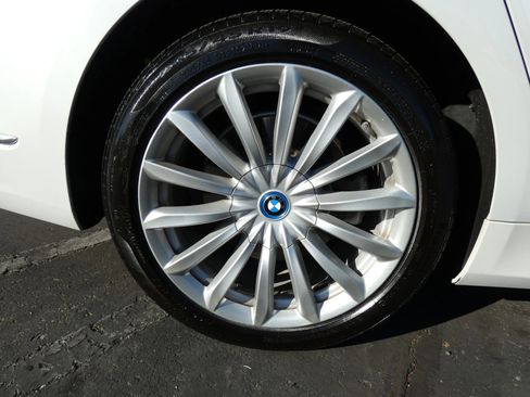 Used 2022 BMW 745e xDrive image 20