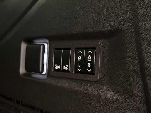 Used 2023 Chevrolet Tahoe High Country w/ Advanced Technology Package image 11