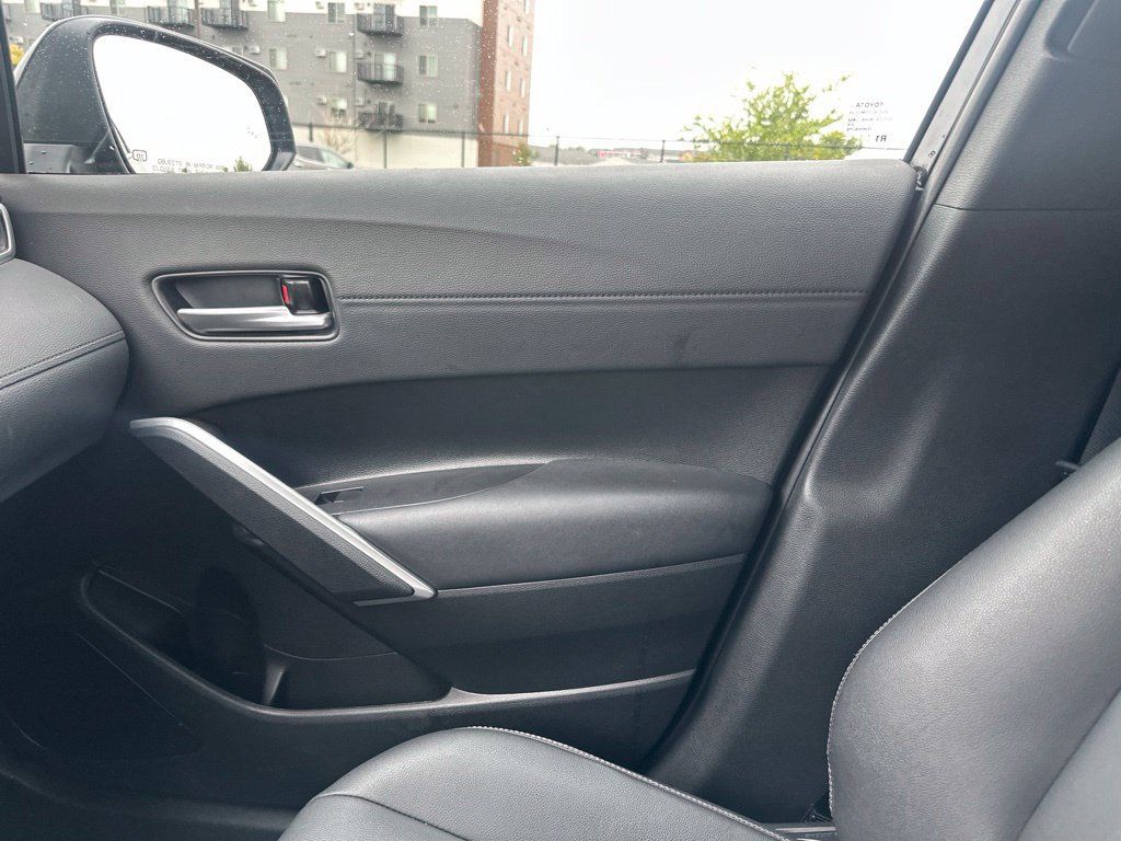 Used 2023 Toyota Corolla Cross XLE w/ Convenience Package AWD/4WD image 13