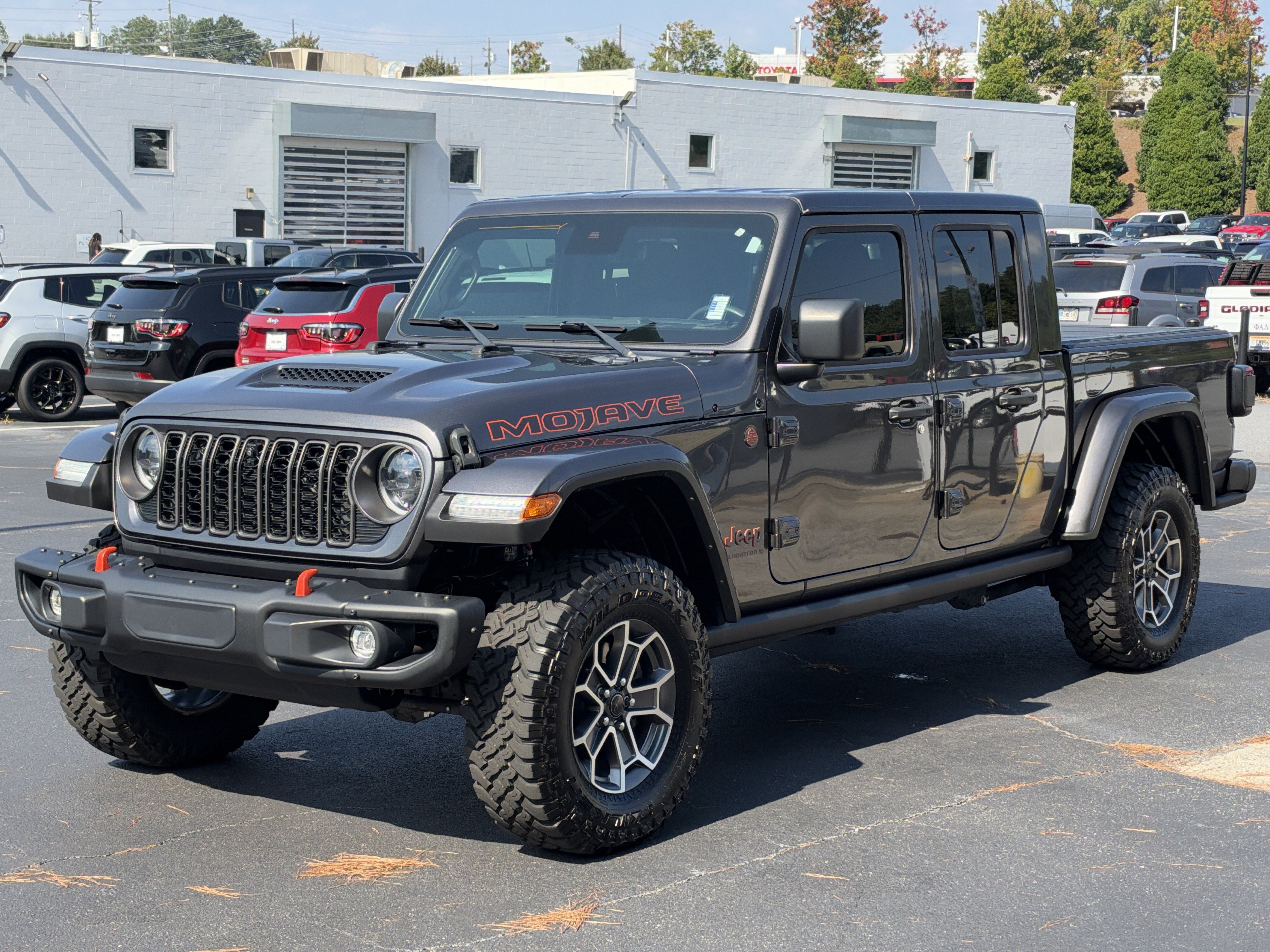 Used 2024 Jeep Gladiator Mojave AWD/4WD image 3